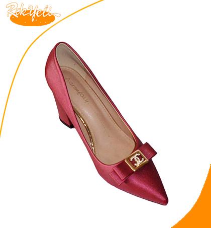 escarpins-a-talon-carre-motif-coco-chanel-en-noeud