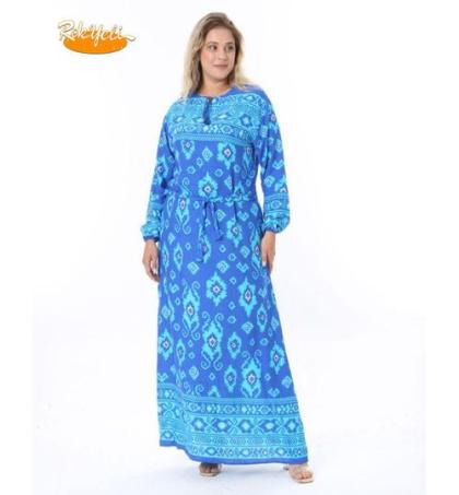 mode-robe-longue-bleue-à-motifs