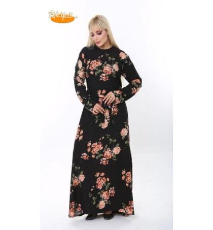 mode-robe-longue-noire-à-fleurs-rosées