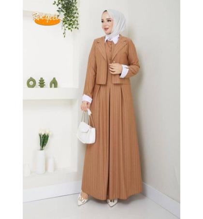 ensemble-robe-longue-et-veste-rayée-–-caramel