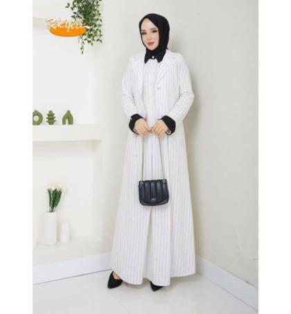 ensemble-robe-longue-et-veste-rayée-–-blanc-&-noir