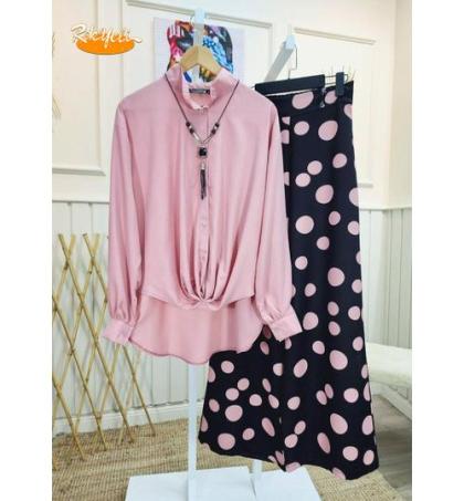 ensemble-chemise-rose-&-pantalon-noir-à-pois